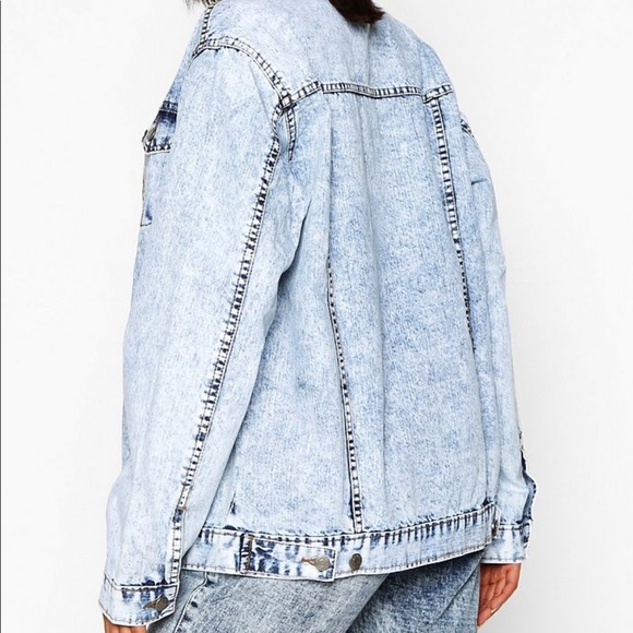 Oversized denim acid wash jean jacket - Picture 2 of 2
